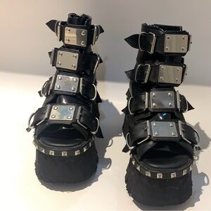 Ashes-70 Demonias Size 6